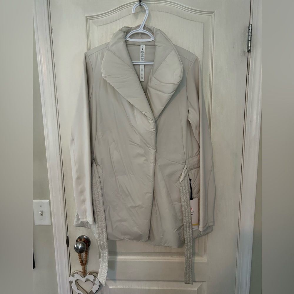 NWT Lululemon Serene Light Wrap